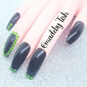 Gel Press On Nails Black Green Rhinestone Outline